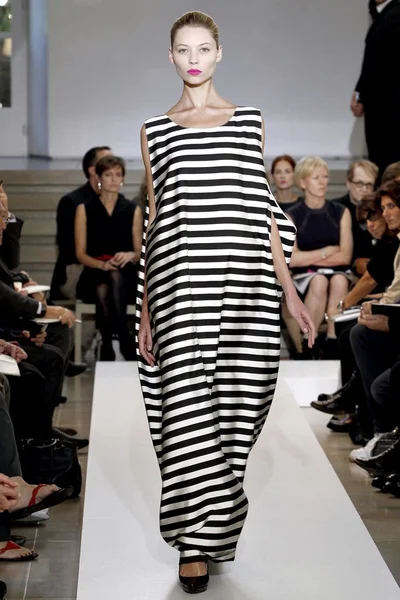 Look 15
